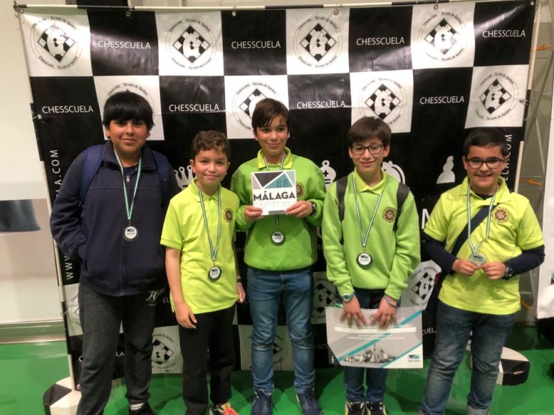 Subcampeones tercer torneo. Nicolás Cayo, Darío, Javier, Nicolás Platero y Guillermo.