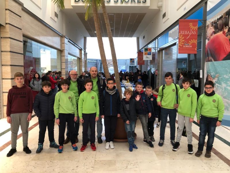 Jugadores y monitores de la Escuela en La Trocha (Coín).