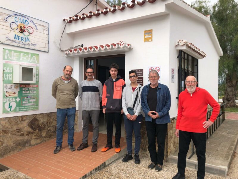 Balcón de Europa A. De izquierda a derecha, Antonio Martín, Eugenio García, Darío Arce, Jacobo Villanueva, Willem Broekman. Andrés Piedrafita (árbitro)