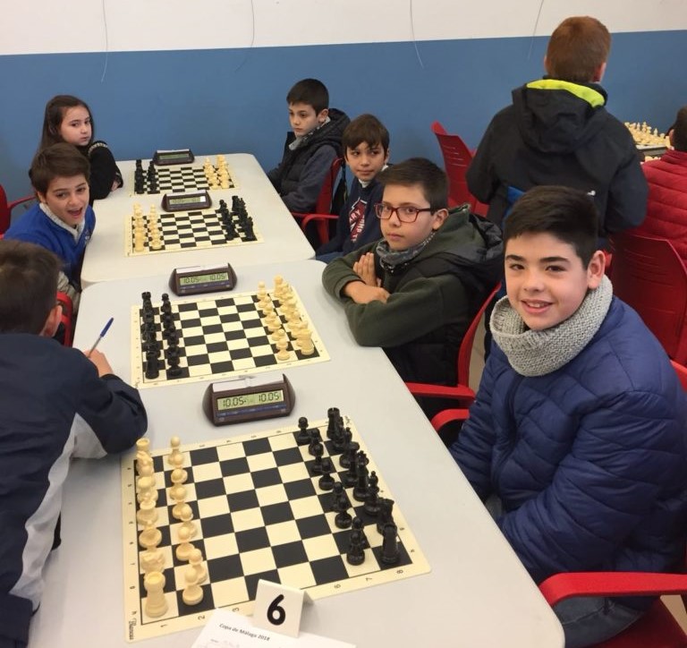 Jugadores del equipo Balcón de Europa B infantil.