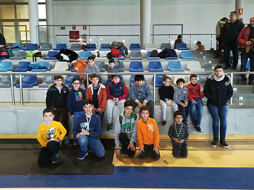 Jugadores infantiles del Club de ajedrez Balcón de Europa