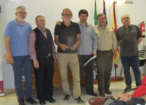 Willem broekman recibiendo su trofeo en el Torneo homenaje a veteranos de Córdoba