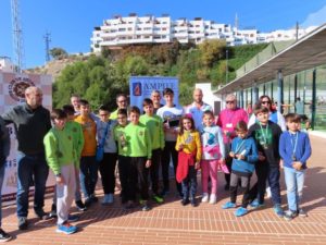 Participantes de la escuela de ajedrez y del club en el VI TORNEO FAROLILLOS ROJOS